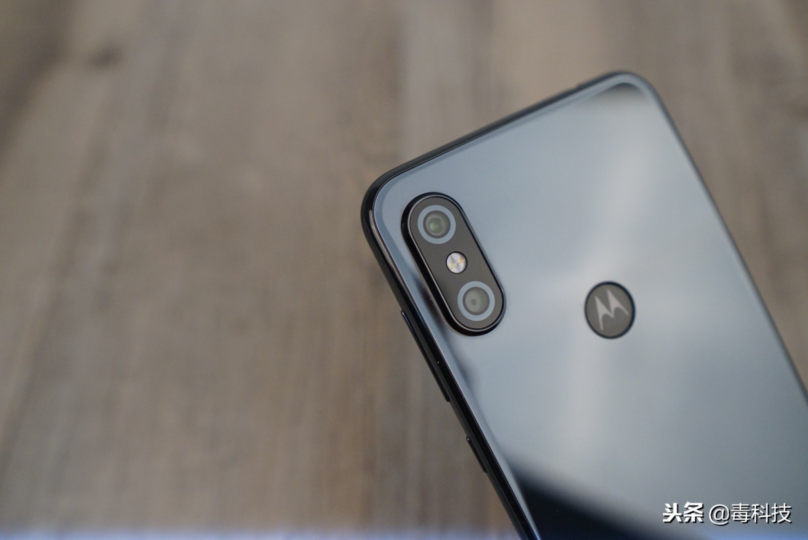 颜值高拍照好看3000以上,摩托罗拉motorolaedges30