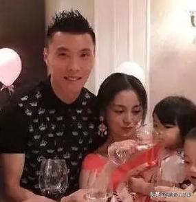 国足男足太太团,难道中国男足没有女足强吗