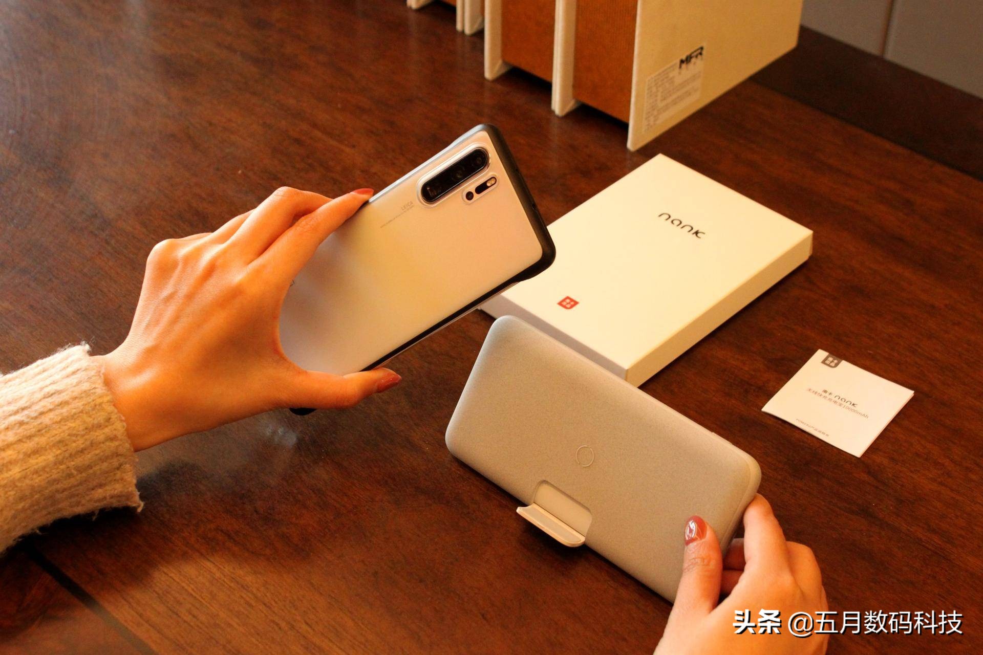 无线充电器适用苹果华为手机通用,无线充电宝适用于苹果华为