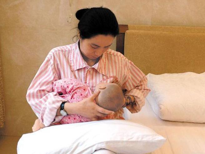 揭秘产后不间断腰痛的原因有哪些,导致妈妈产后腰疼的5个错误姿势