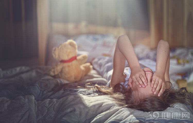 宝宝喜欢摸衣角怎么办,宝宝喜欢摸neinei是怎么回事