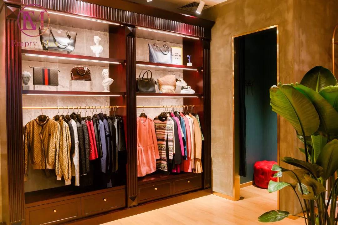 老铁放肆购!潮牌1~3折起,衣麦仓哈尔滨银泰店被时尚咖“攻陷”