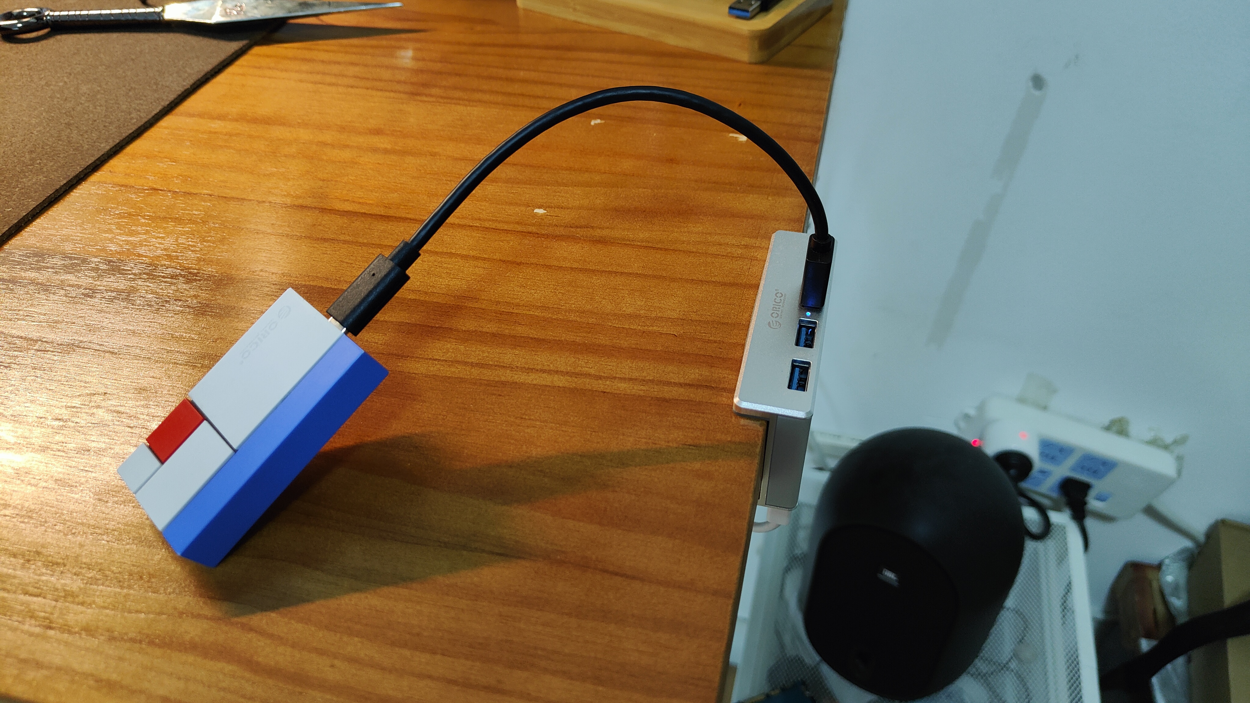 不用100元，手把手教你改造极简桌面，完全隐藏主机和线材