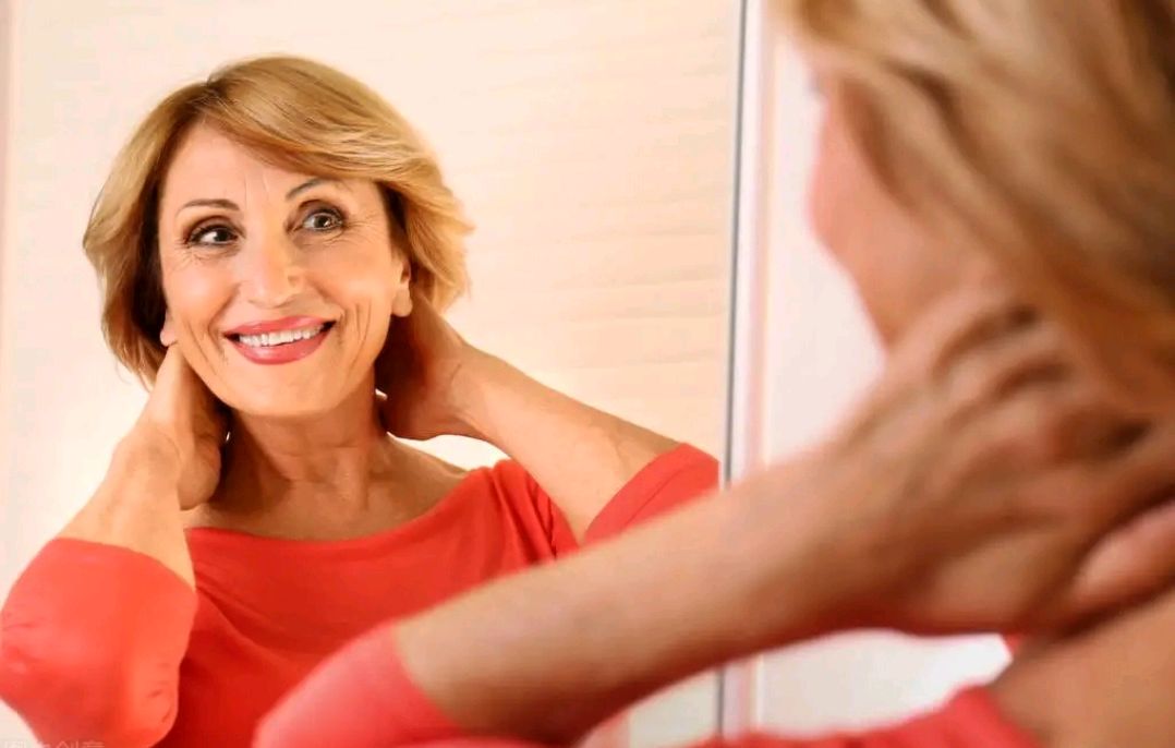 女性如何避免雌激素过高,更年期饮食吃什么可以补充雌激素