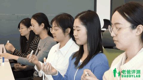 嘴干嘴裂的唇膏,嘴干嘴裂润唇膏