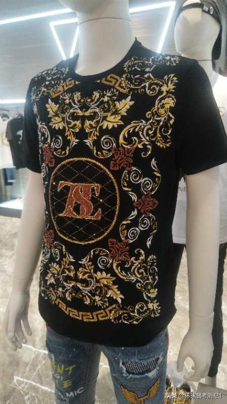 “快手奢侈品达人”与“全球超模形象大使”走进重庆直播带货