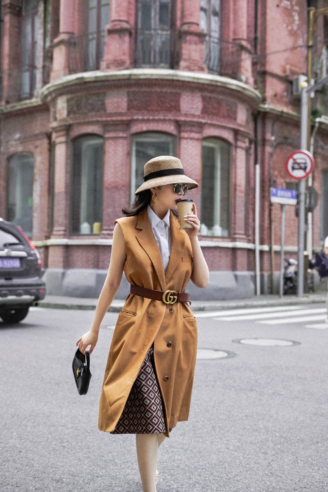 今秋最值得买的衣服,春天穿这几个颜色很贵很高级