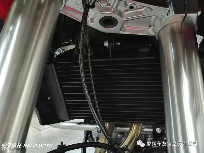 voge无极500r和豪爵铃木gsx250r,隆鑫voge大单缸