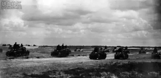 她轰动整个西方，在欧洲她被尊为圣母，在中国却很少人知道