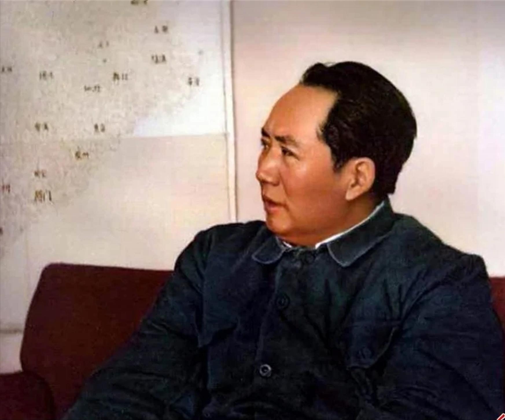 21岁护周总理进西安，30岁陪毛主席入重庆，龙飞虎到底有多强？