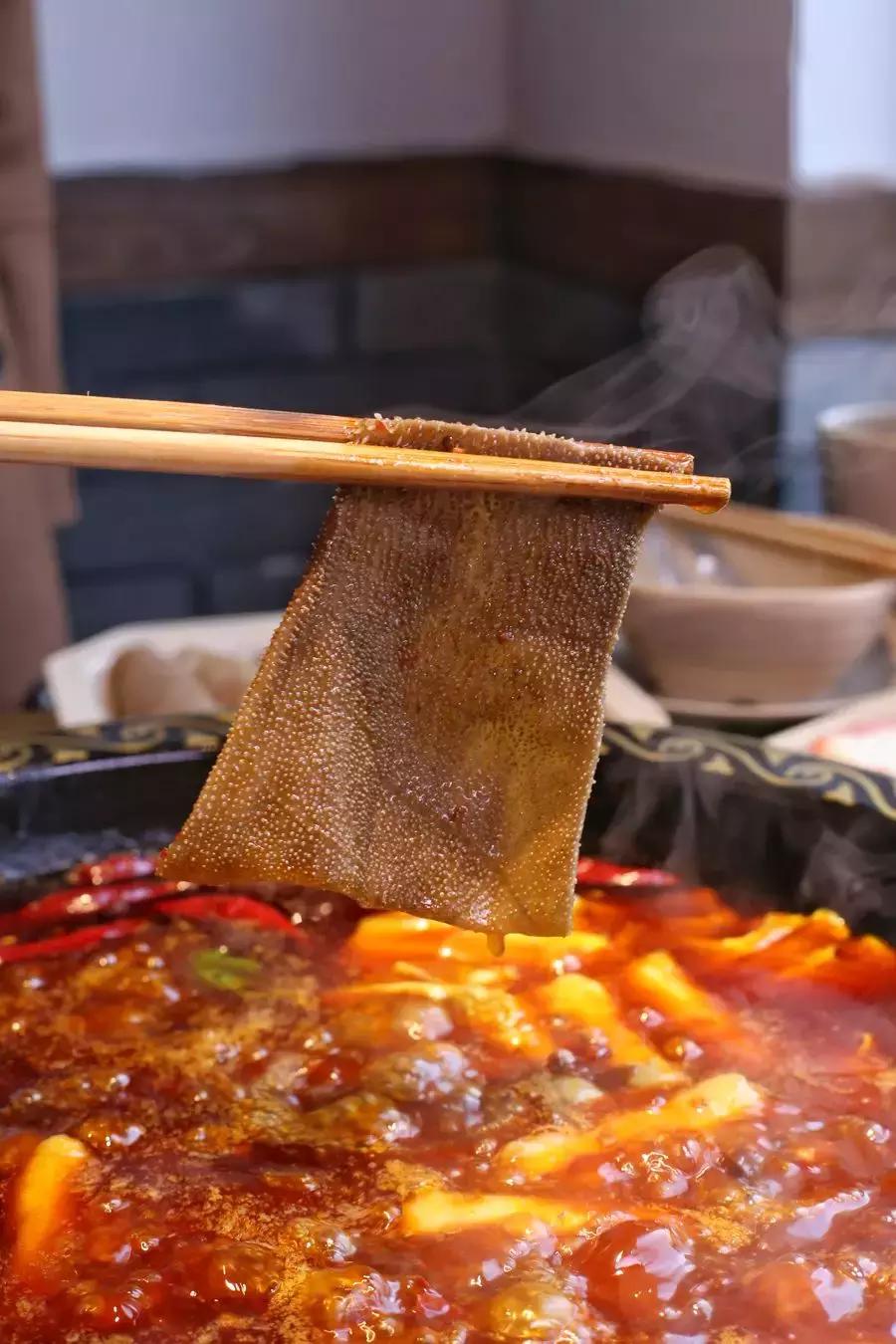 包锅底油碟的19.9自助火锅,一桌一个锅底39元自助油碟