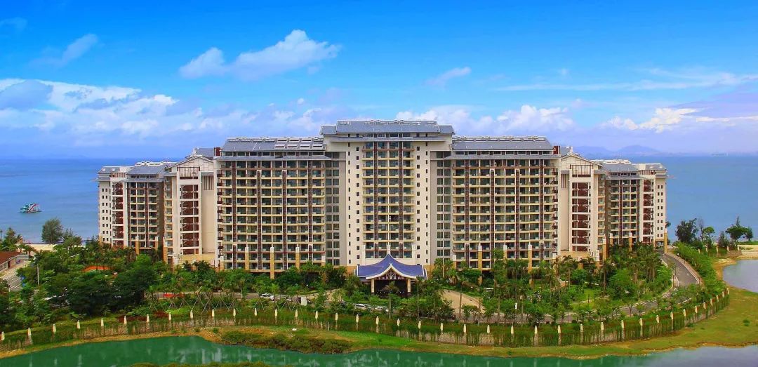 六悦·海尚湾畔酒店,入住海景房与大海零距离,户户阳台大浴缸