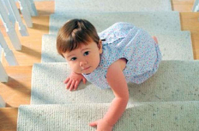 小孩耳机吞进肚子里有事吗,男孩吞下耳机自行排出