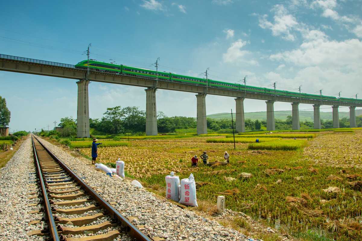 西安到宝鸡高铁多久一趟,西安到宝鸡高铁太白山