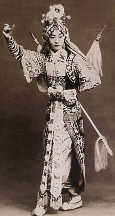 访程砚秋：关于声腔及提高低级梨园业待遇等问题