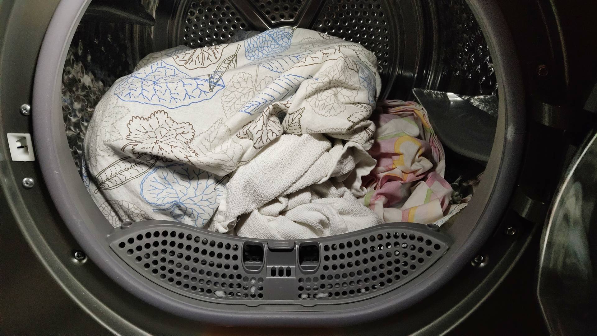 传说中的洗烘套装有那么好吗?春夏秋冬衣物都试过后,有了答案