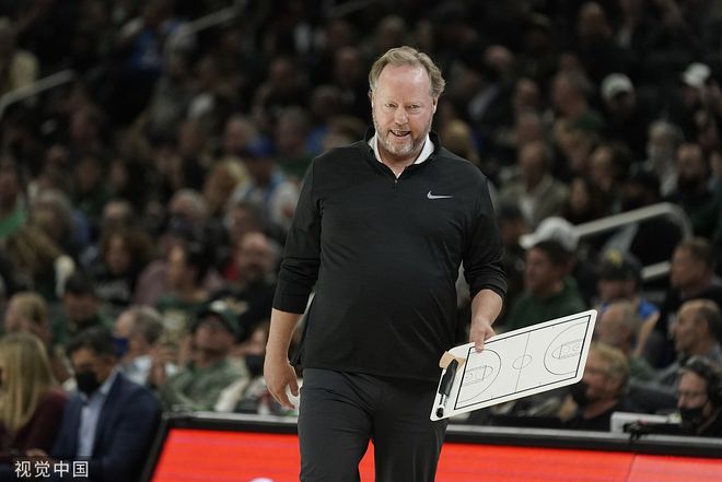 雄鹿脱胎换骨的杀手锏！新科冠军教头又给纳什上了一课