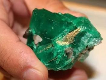 如何选购保值的宝石,怎么挑选一颗高品质宝石