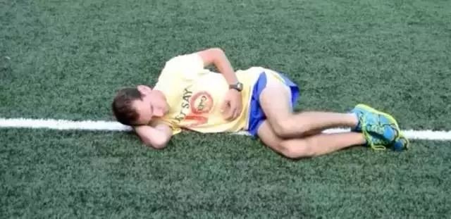 跑步后膝关节外侧有痛点,膝关节外侧疼痛还能坚持跑步吗