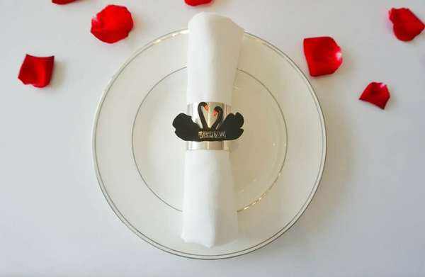 黑天鹅蛋糕价目表好吃吗,黑天鹅蛋糕好卖吗