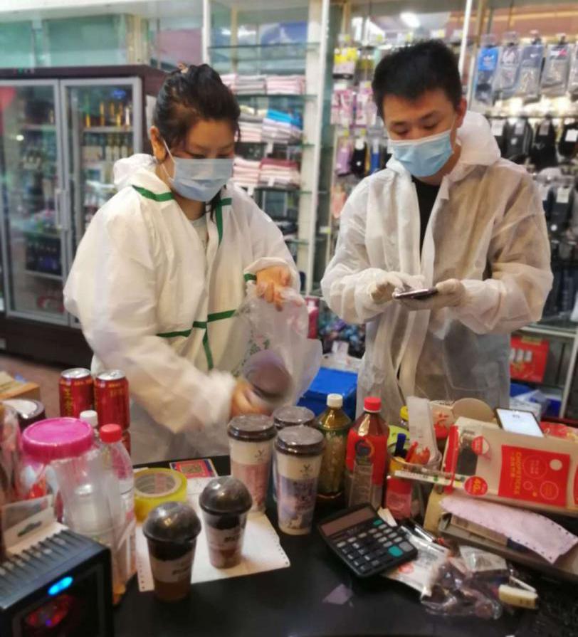 疫情下把爱连在一起的便利连锁人