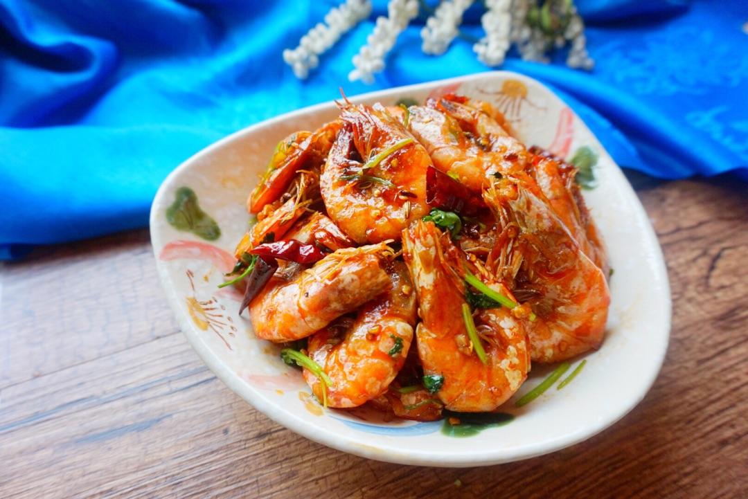 干锅虾麻辣的做法家常,麻辣干锅虾和土豆的做法大全