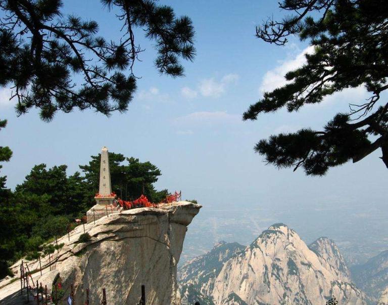 去华山感受一下大自然的鬼斧神工,华山是这次旅行最有意义的地方