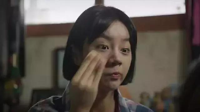 这届中国女人为了变美,开始重新学起生物和化学了,成分*党**是如何影响护肤品新品上市和营销方向的?