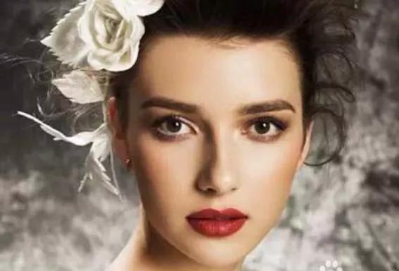 新手如何快速学会化妆,100个实用化妆小技巧化妆新手必看