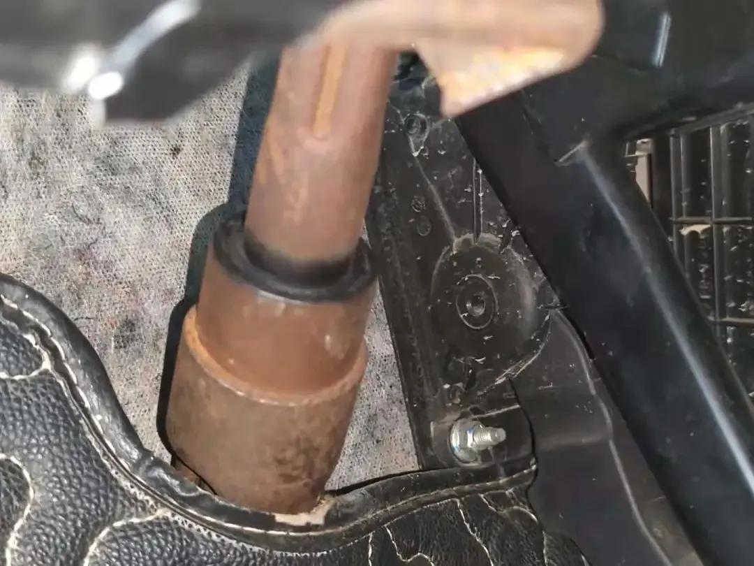 鉴别二手车是否泡水视频教程,二手车水泡鉴定