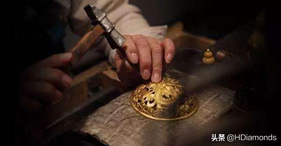 买首饰选古法金还是普通金划算 (古法金和哑光金首饰的区别)