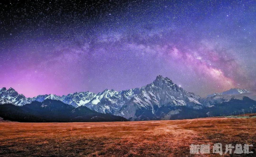 来*疆新**吧!这里的星空能满足你对浪漫的所有幻想……