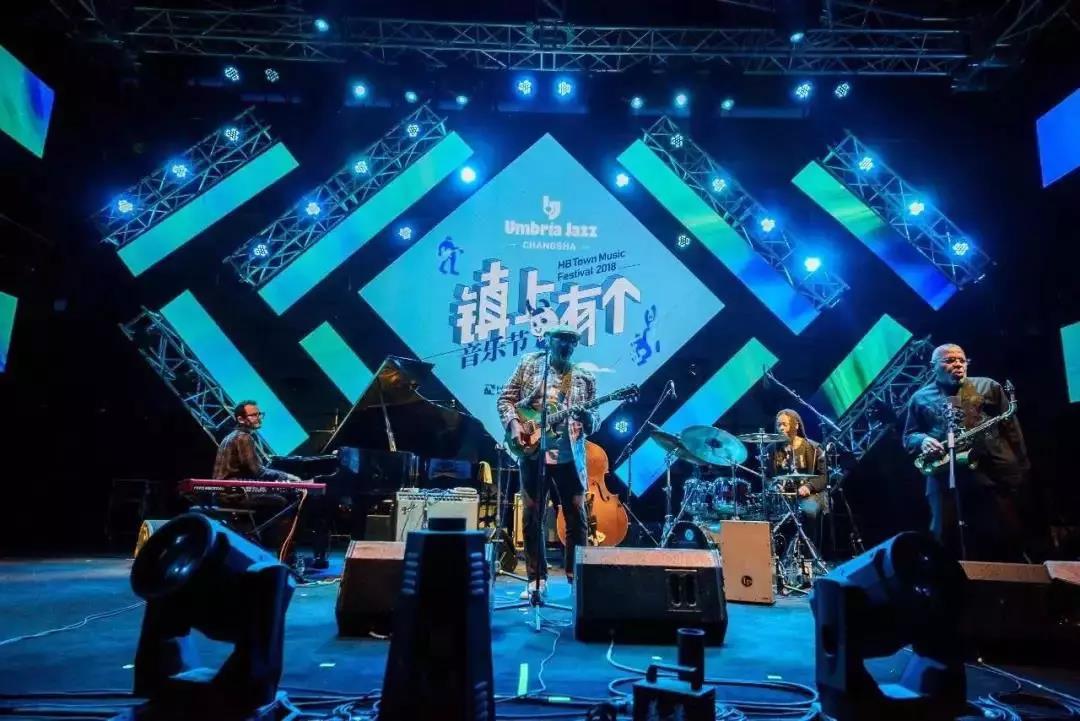 长沙华谊兄弟电影小镇圣诞树点灯,长沙华谊兄弟电影小镇拍照要钱吗