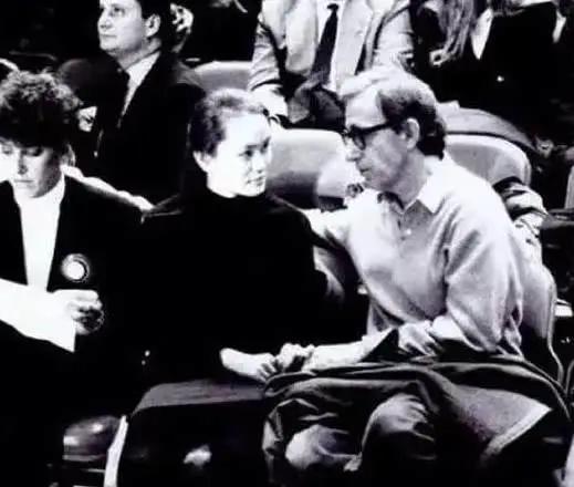 我嫁给了我爸，52岁被指性侵7岁女儿遭全网痛骂26年，他没错？