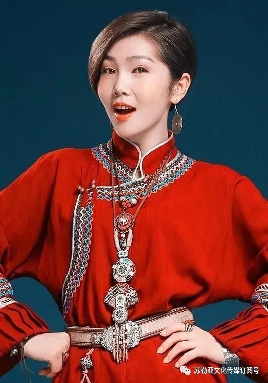 草原上有朵“疯狂的花”——记草原新派歌手苏勒亚其其格