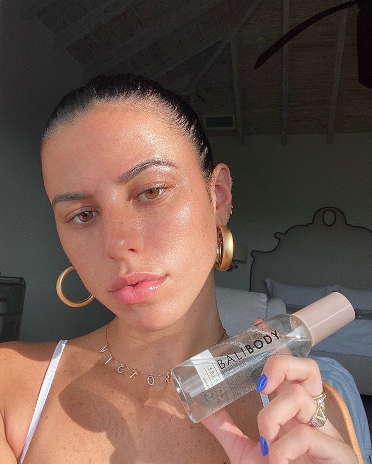 给卡戴珊当助理,卡戴珊助理帮忙整理