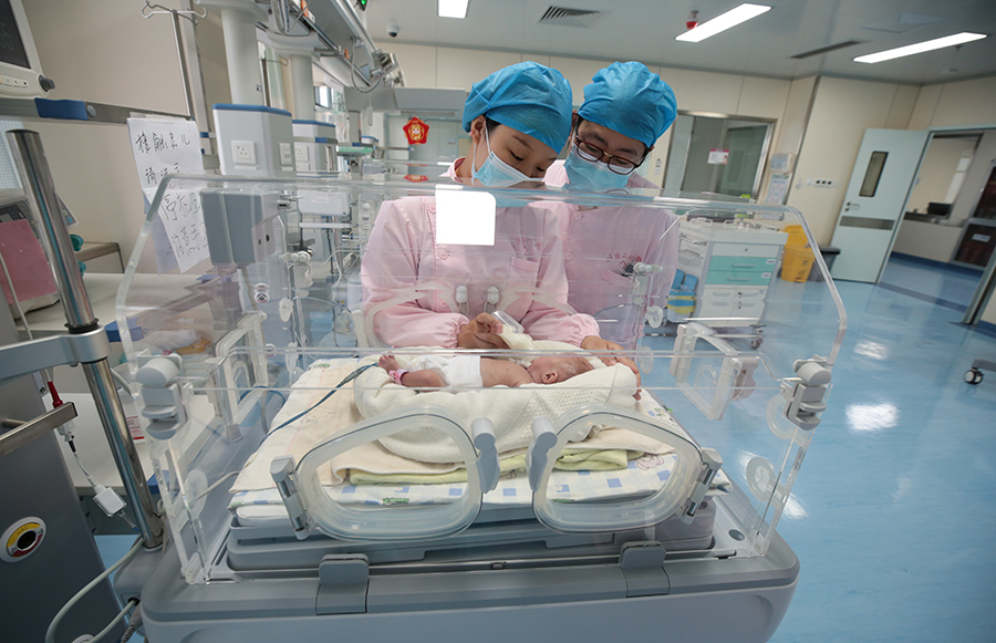 多学科协作成功救治一名危重患者,市二院成功救治30周三胞胎早产儿