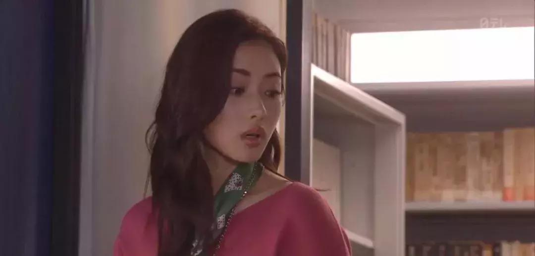 职场口红色推荐显白潮色,比较适合上班涂比较淡的口红