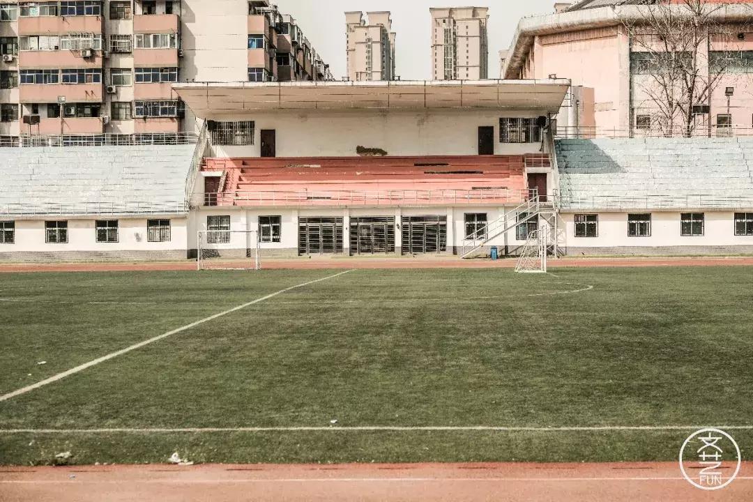 郑州火车头体育场老照片,郑州市火车头体育场