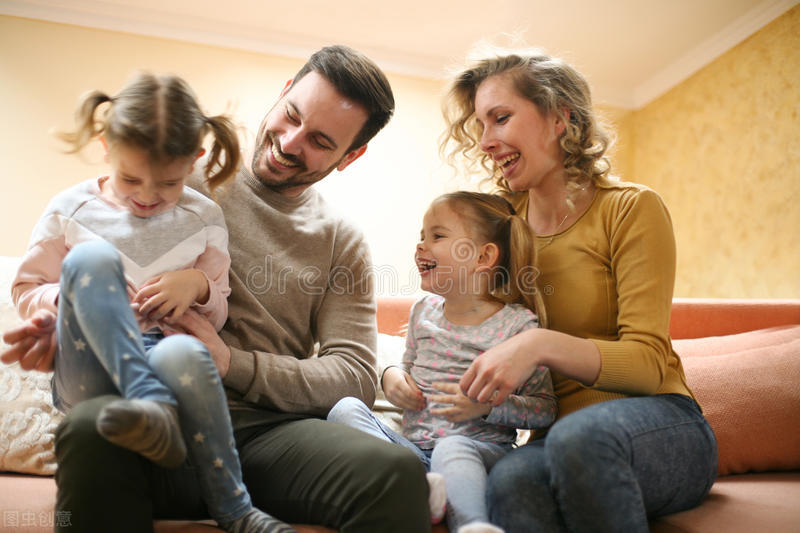 2岁执拗期的宝宝怎么引导,小孩叛逆父母该怎么办