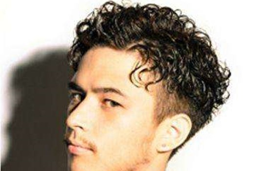 头扁的男生怎么烫头发,男生烫头发造型