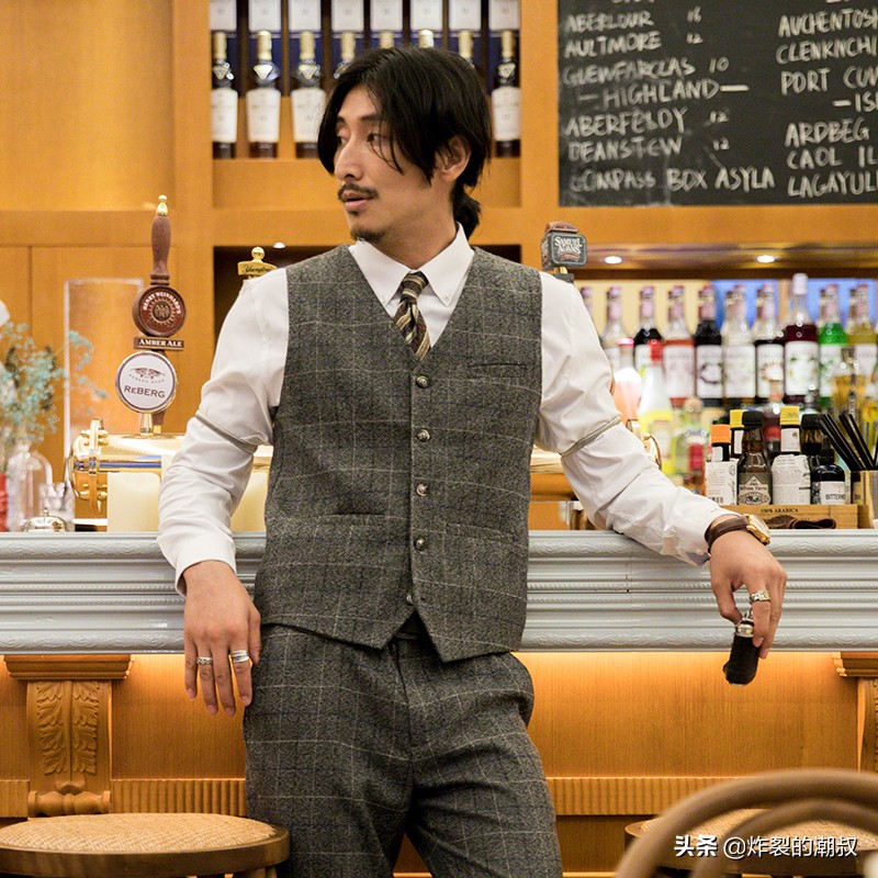 男人西服怎么选？一套复古西服能帅气一辈子