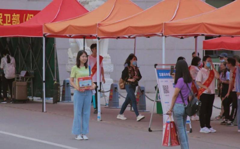 大学生留校做辅导员真的很有用嘛,本科留校当辅导员的条件