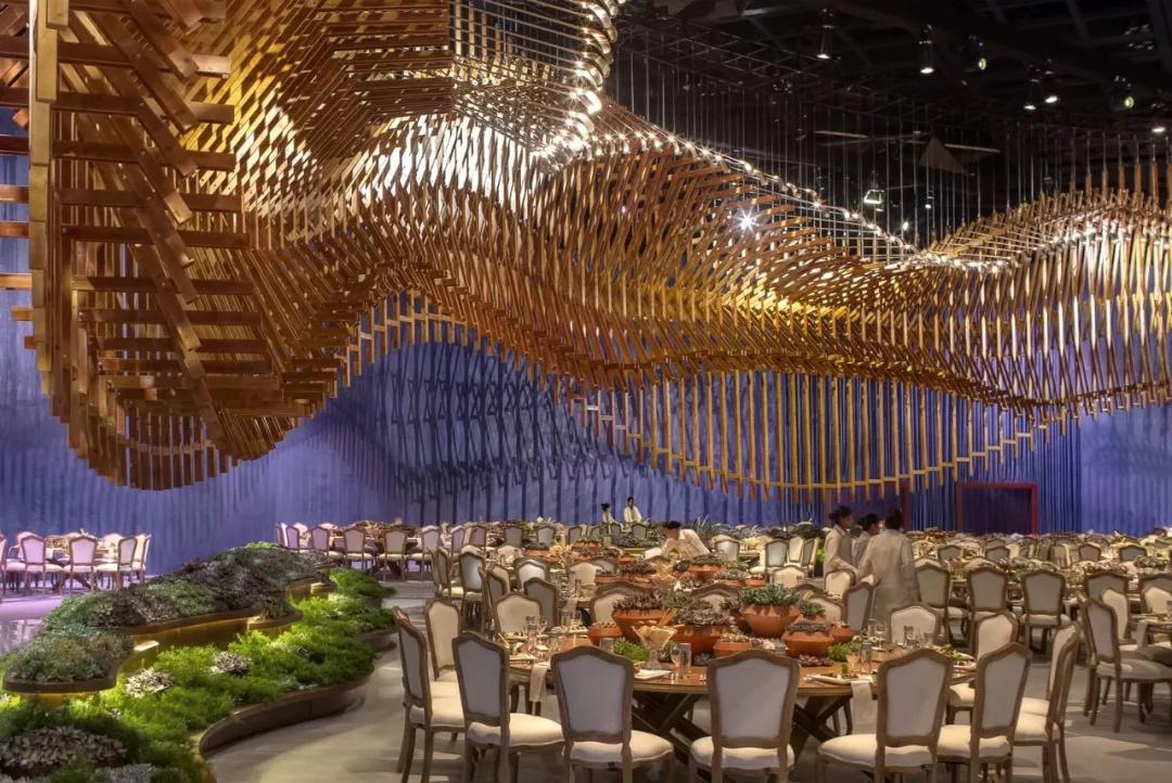 这才是婚礼真正应该有的样子,前院办婚礼后院摆酒席