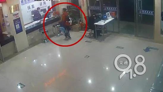 警察叔叔,我要在你们这住一晚!杭州小学生一开口,民警懵了