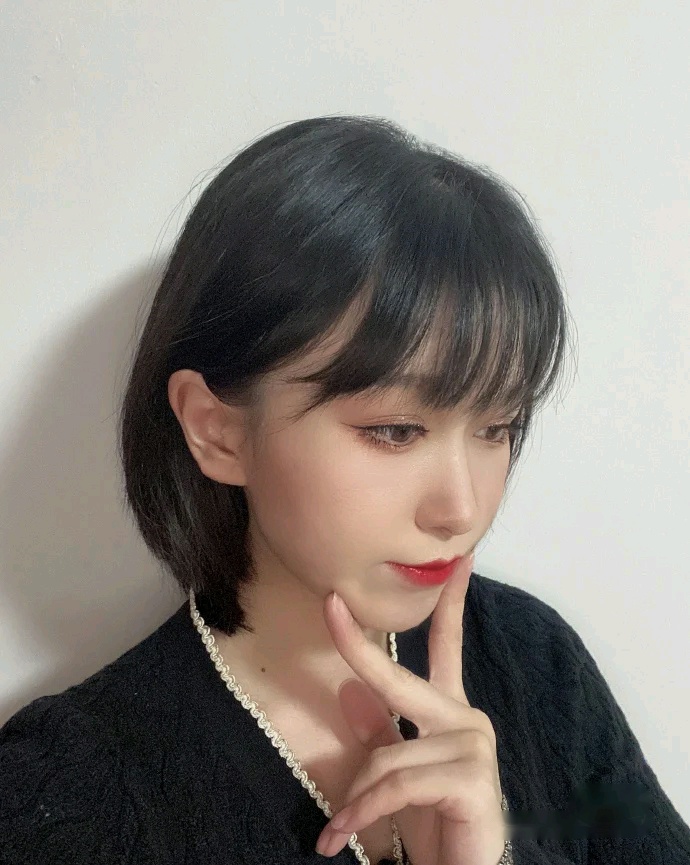 大脸方脸适合什么发型减龄洋气,大方脸适合什么发型减龄洋气长发