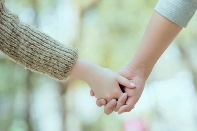 《五光十色》脱下品如衣服的爱莉和走边边的紫菱（一本正经搞笑）