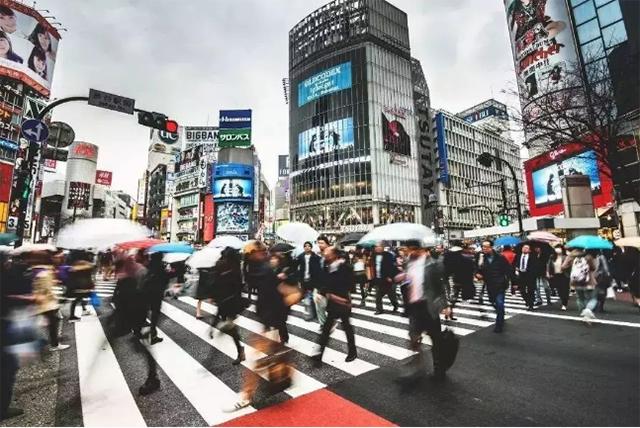 五环外的北京：通勤成难题、孩子的教育难，重压之下的焦虑