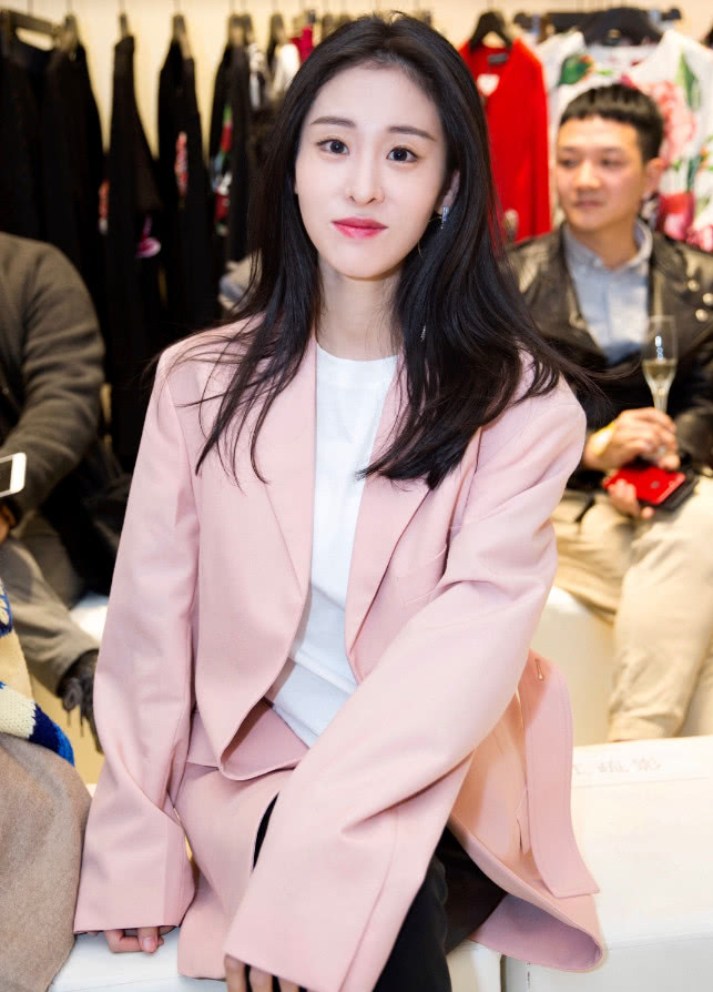 张碧晨牛仔裤照穿搭,张碧晨皮衣皮裤图片