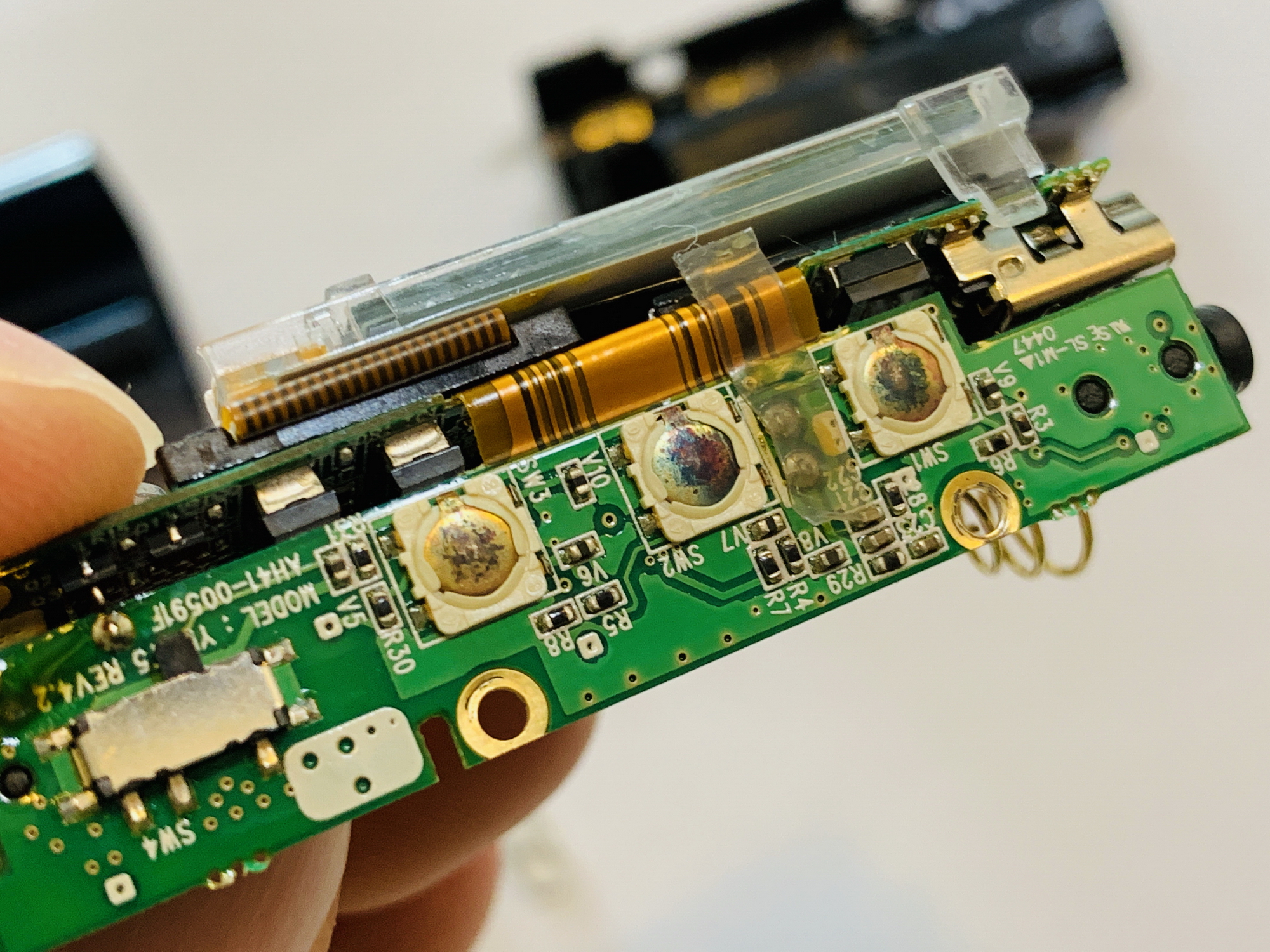 认识它的人都生小孩了吧，一代神机三星YP-520S拆机流水账